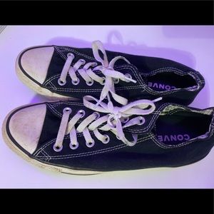black low top converse *womens 8.5*